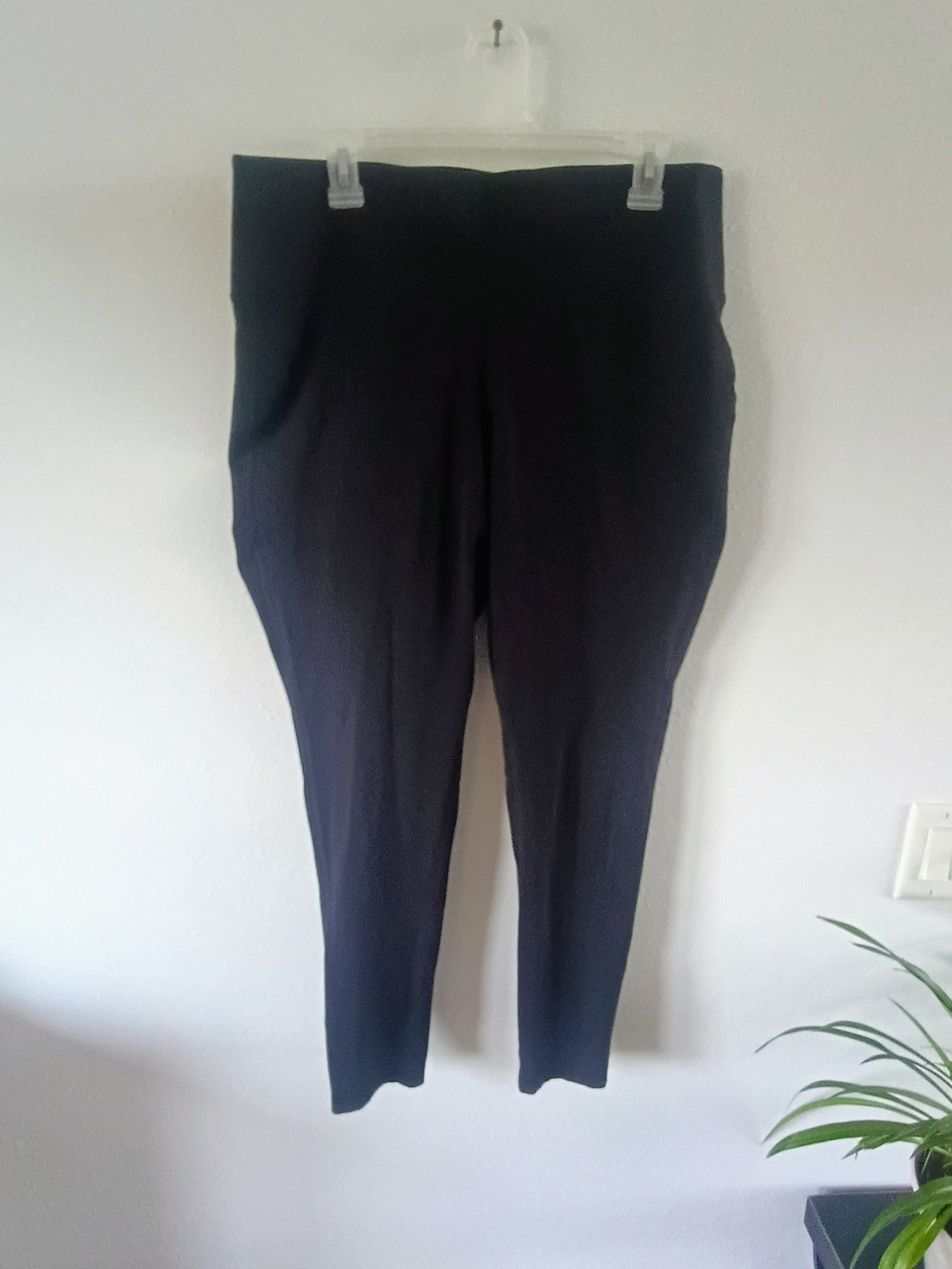 LIVI Lane Bryant 18/20 Black Cotton Blend Capri Pull-On Stretch Leggings